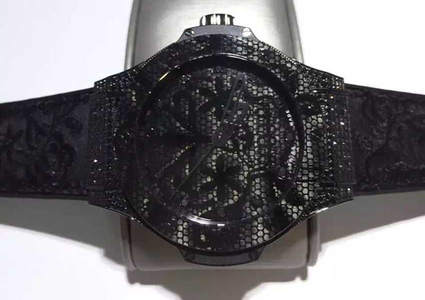 ウブロ ビッグバン スーパーコピーブロイダリーオールブラックダイヤモンド 世界限定200本 343.SV.6510.NR.0800 ウブロ ビッグバン スーパーコピーブロイダリーオールブラックダイヤモンド 世界限定200本 343.SV.6510.NR.0800