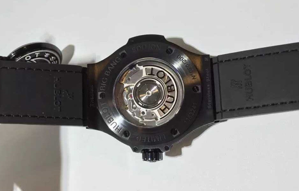 ウブロ ビッグバン スーパーコピーブロイダリーオールブラックダイヤモンド 世界限定200本 343.SV.6510.NR.0800 ウブロ ビッグバン スーパーコピーブロイダリーオールブラックダイヤモンド 世界限定200本 343.SV.6510.NR.0800