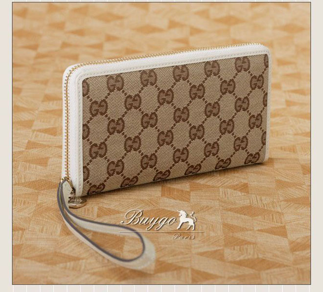 グッチ 財布 スーパーコピーグッチ 2010年秋冬新作 GGキャンバス ハートチャーム付きラウンドファスナー長財布 245914 FFPAG 9761 グッチ 財布 スーパーコピーグッチ 2010年秋冬新作 GGキャンバス ハートチャーム付きラウンドファスナー長財布 245914 FFPAG 9761