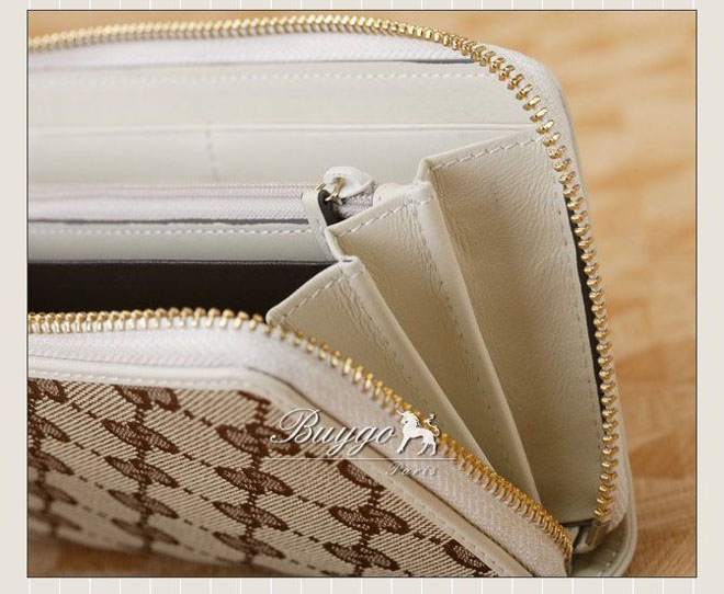 グッチ 財布 スーパーコピーグッチ 2010年秋冬新作 GGキャンバス ハートチャーム付きラウンドファスナー長財布 245914 FFPAG 9761 グッチ 財布 スーパーコピーグッチ 2010年秋冬新作 GGキャンバス ハートチャーム付きラウンドファスナー長財布 245914 FFPAG 9761