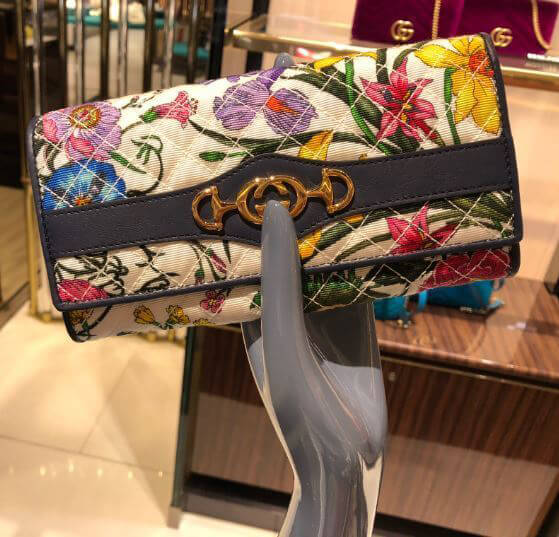 グッチ フローラ プリント コンチネンタルウォレット すぐ届く グッチ フローラ プリント コンチネンタルウォレット すぐ届く