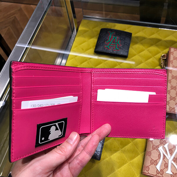 グッチ メジャーリーグ コラボ メンズ スリム 2つ折り財布 偽物 547787 DMTHN 3776 グッチ メジャーリーグ コラボ メンズ スリム 2つ折り財布 偽物 547787 DMTHN 3776