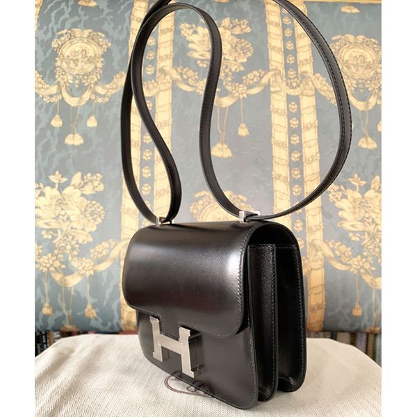 エルメス 幻のコンスタンスミニ 偽物18 黒 x シルバーパラジウム金具H056347CC